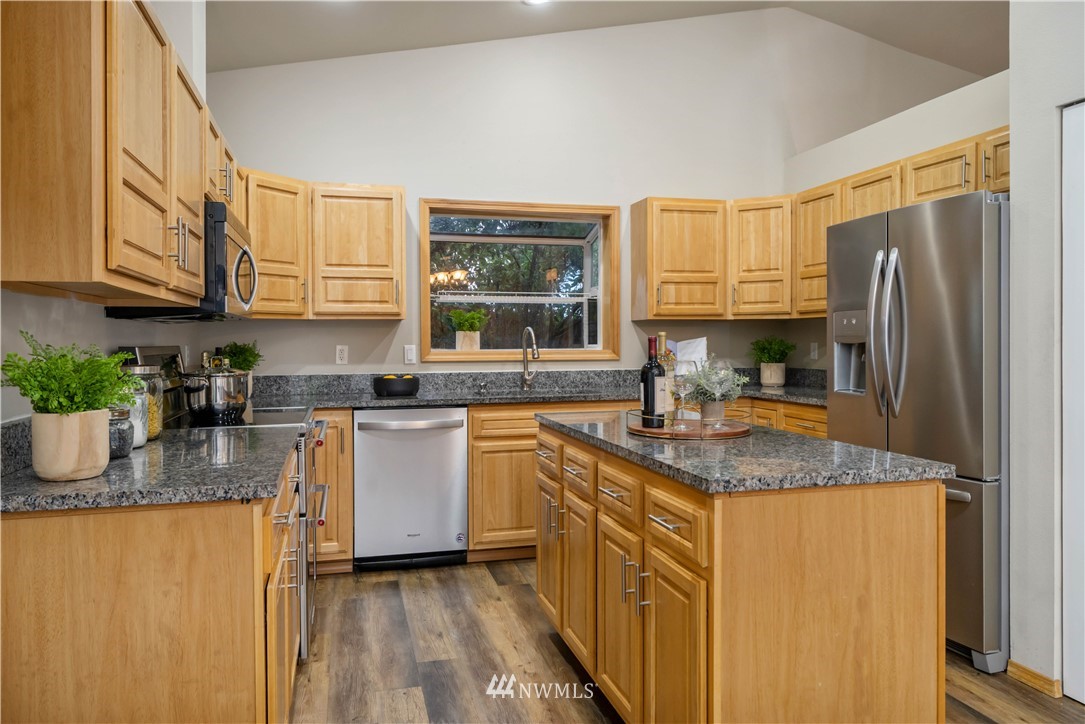 18012 67th Street East Sumner, WA 98391 - Photo 9 of 27