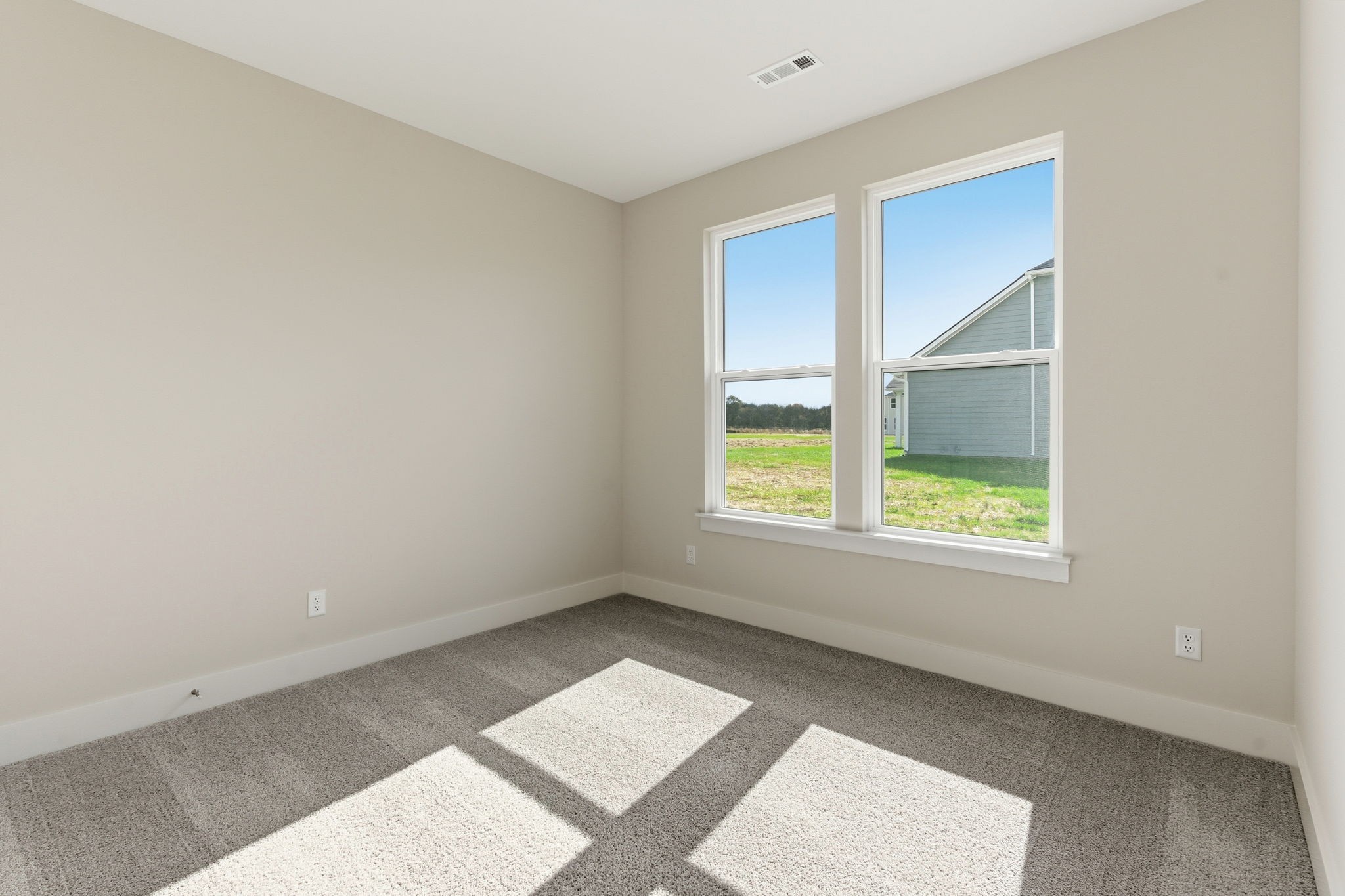 1429 Charles Drive Chapel Hill, TN 37034 - Photo 13 of 24 an empty room with a window