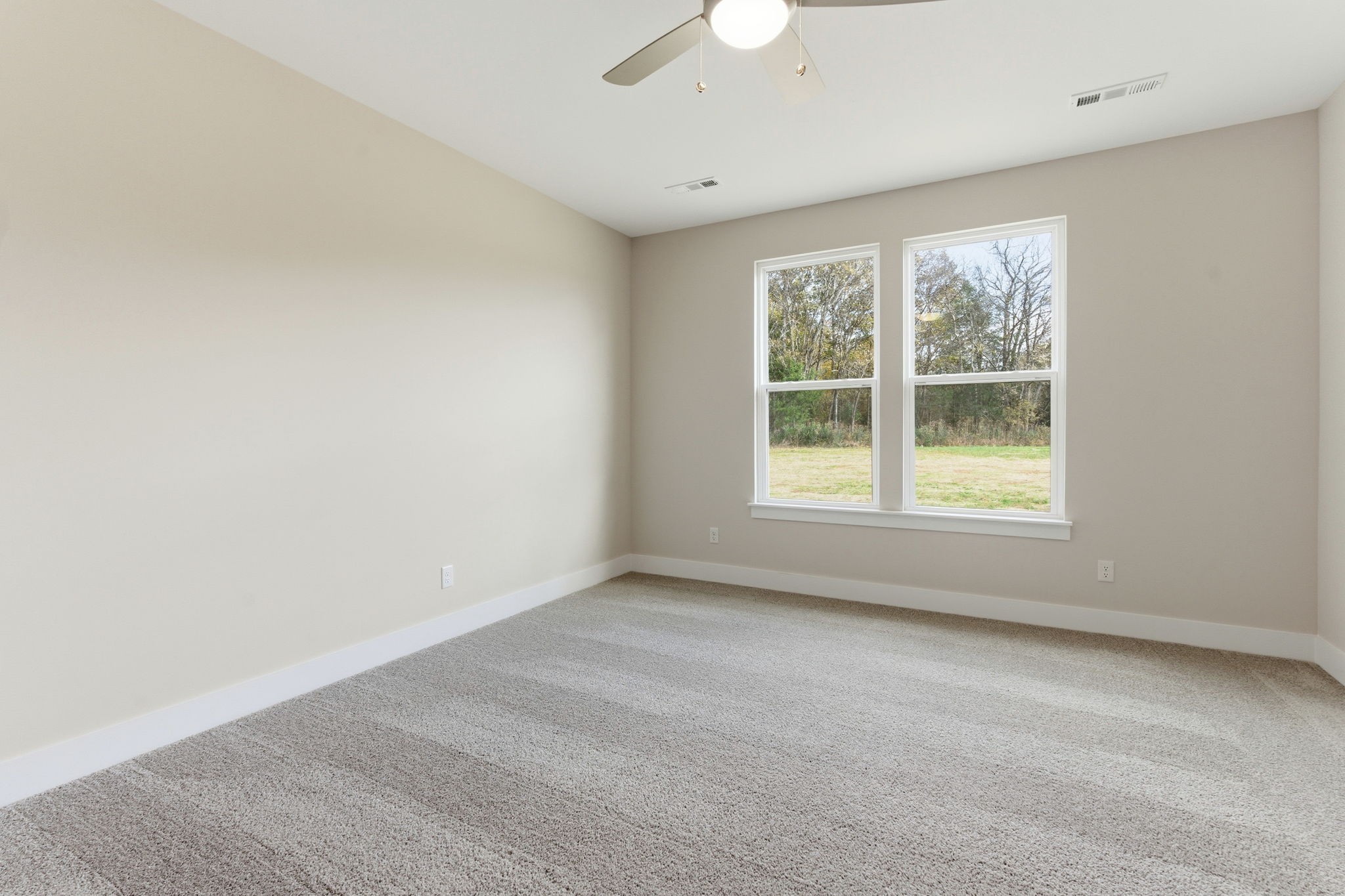1429 Charles Drive Chapel Hill, TN 37034 - Photo 16 of 24 an empty room with a window
