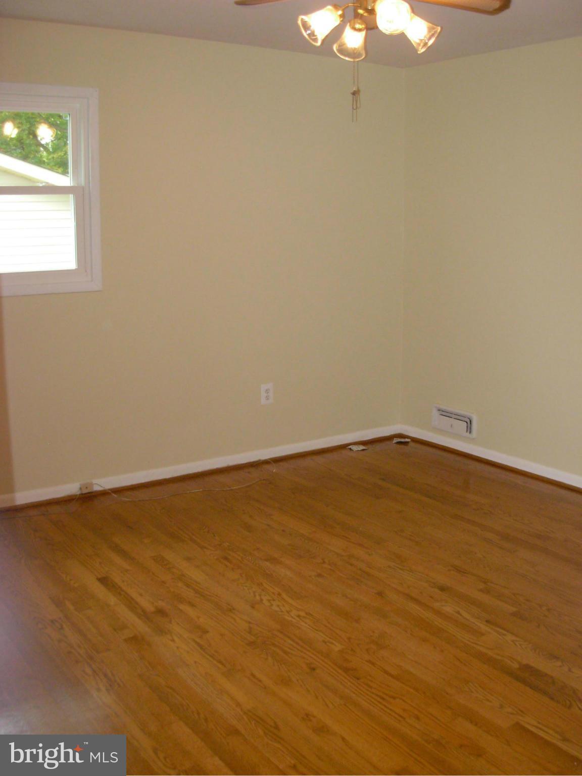 6230 Greeley Boulevard Springfield, VA 22152 - Photo 11 of 30 Bedroom (Master)