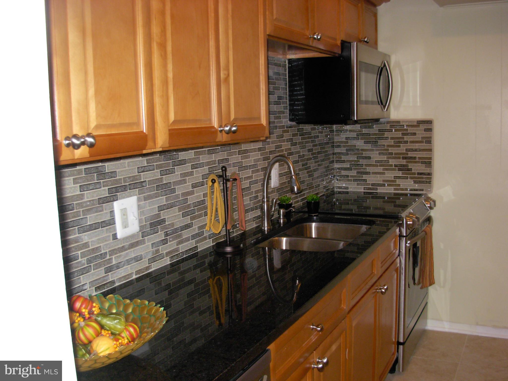6230 Greeley Boulevard Springfield, VA 22152 - Photo 5 of 30 Kitchen