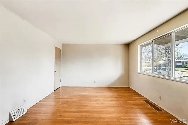 $123,000 | 10515 Alliance Drive, Dellwood, MO 63136