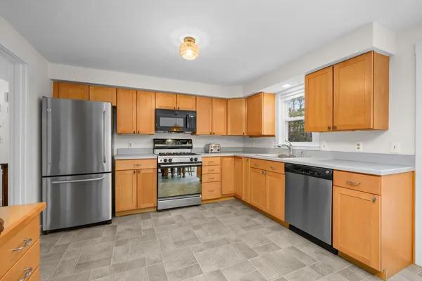 $639,500 | 5 Duchess Drive, Sandwich, MA 02563