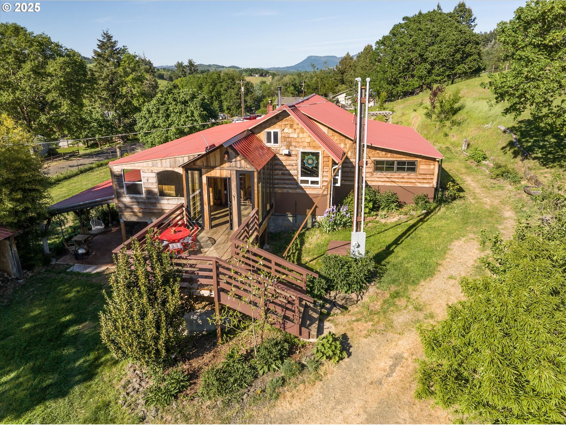 1172 Old Town Loop Road Oakland, OR 97462 - Photo 1 of 48 Gallery Image 1
