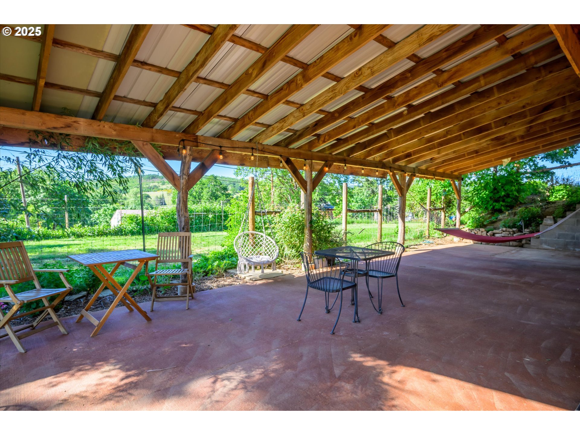 1172 Old Town Loop Road Oakland, OR 97462 - Photo 27 of 48 Covered Patio