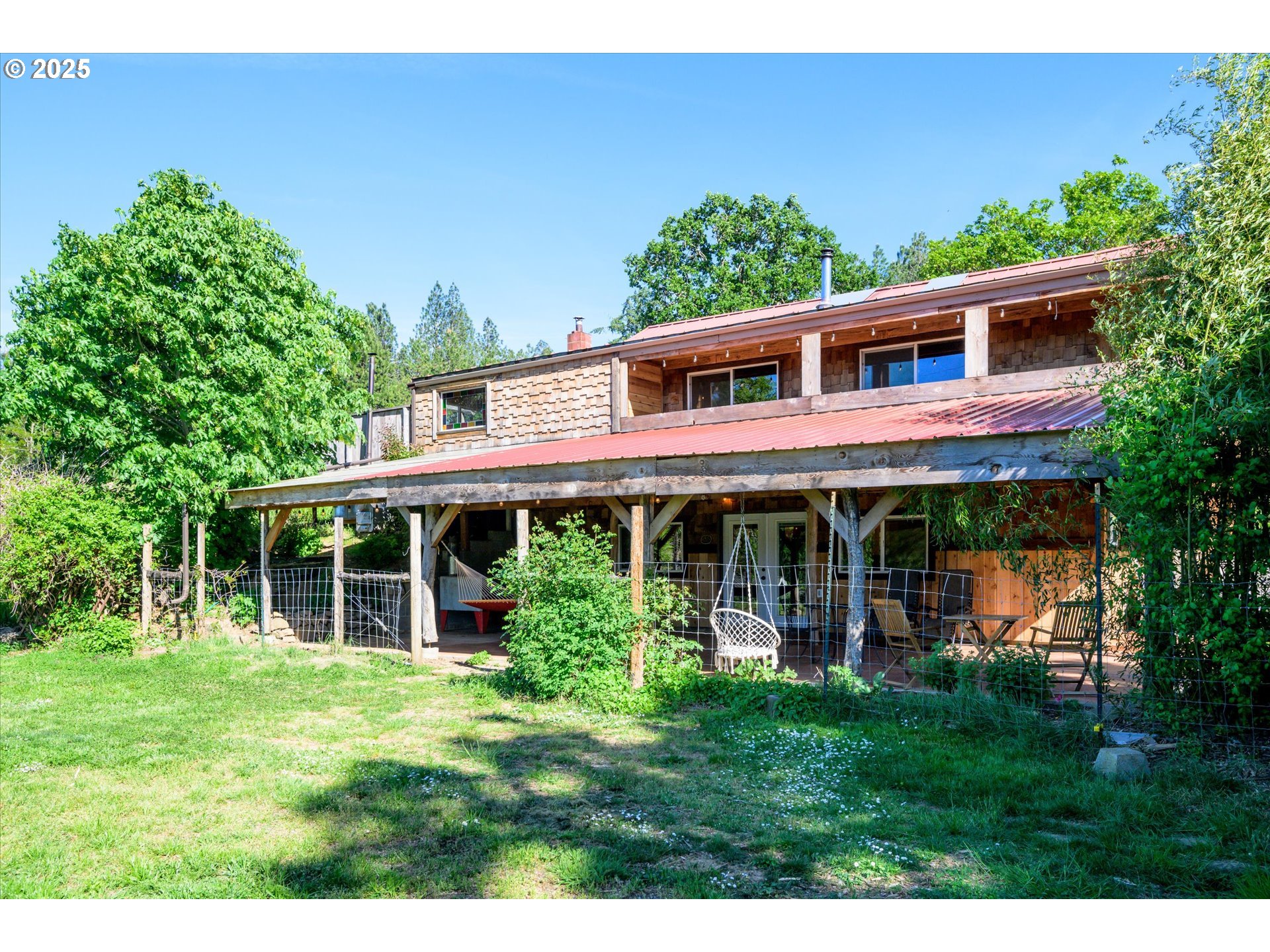 1172 Old Town Loop Road Oakland, OR 97462 - Photo 29 of 48 Covered Patio
