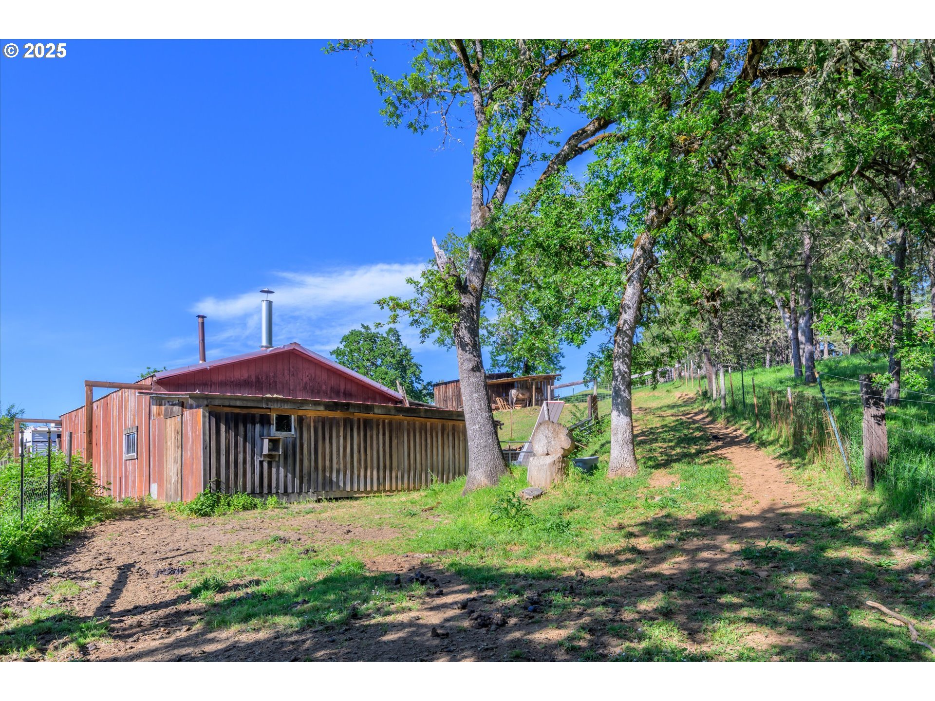 1172 Old Town Loop Road Oakland, OR 97462 - Photo 40 of 48 Shop