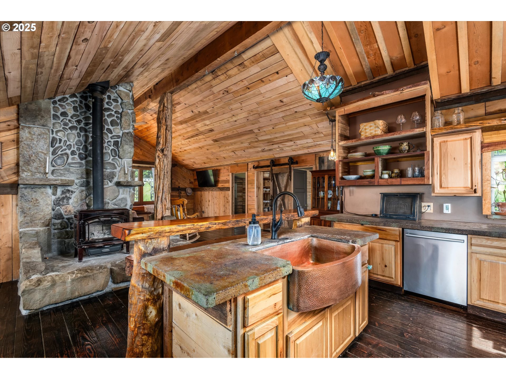 1172 Old Town Loop Road Oakland, OR 97462 - Photo 6 of 48 Kitchen