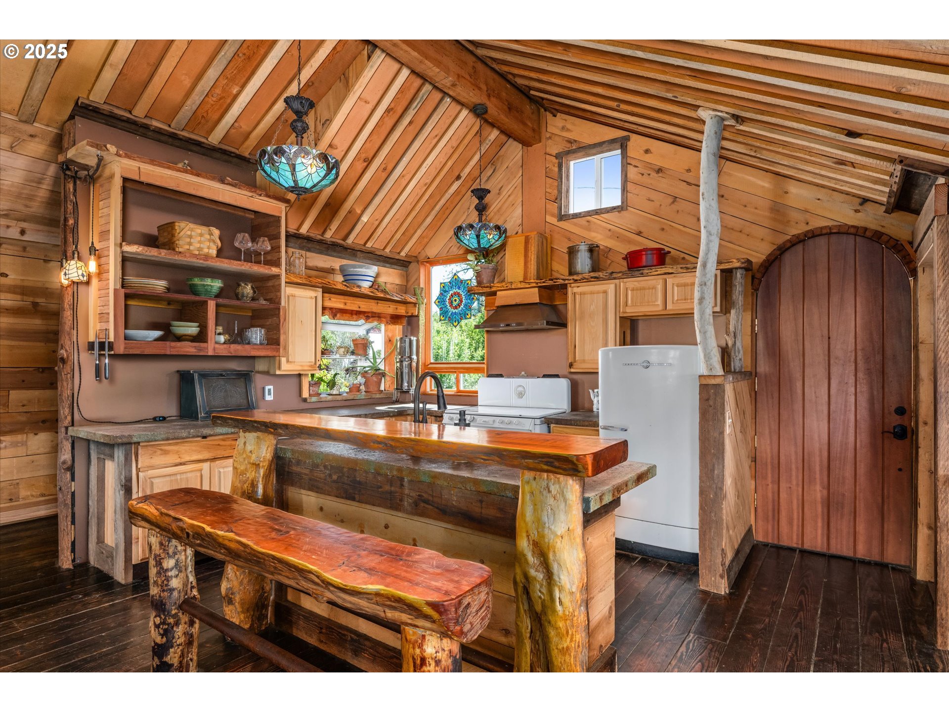 1172 Old Town Loop Road Oakland, OR 97462 - Photo 7 of 48 Kitchen