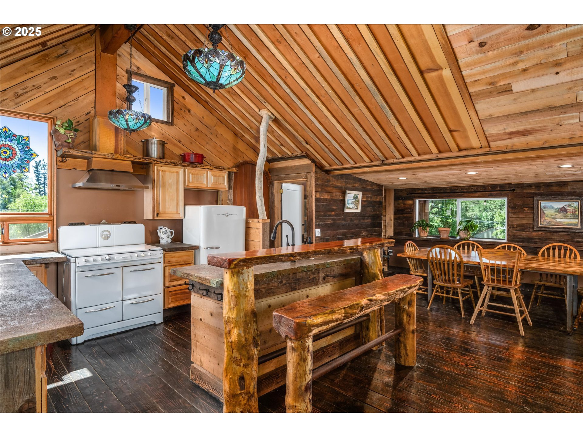 1172 Old Town Loop Road Oakland, OR 97462 - Photo 9 of 48 Kitchen/Dining Room
