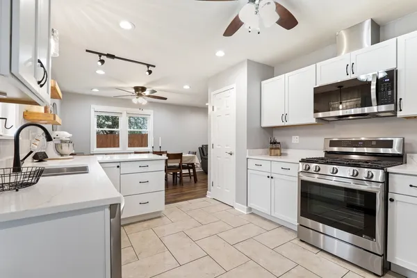 $425,000 | 20053 South Rosewood Drive, Frankfort, IL 60423