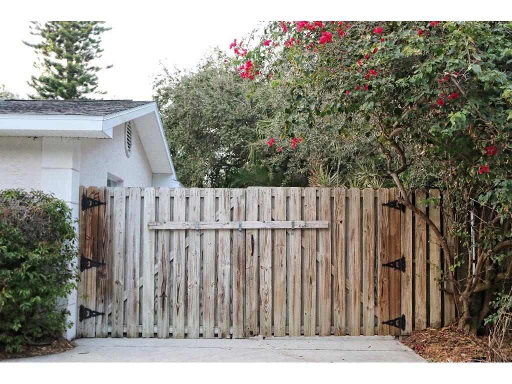 605 Holly Road Vero Beach, FL 32963 - Photo 25 of 36 Gallery Image 25