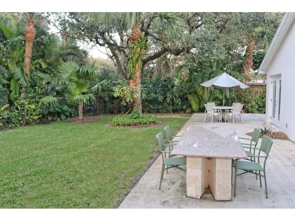 605 Holly Road Vero Beach, FL 32963 - Photo 27 of 36 Gallery Image 27