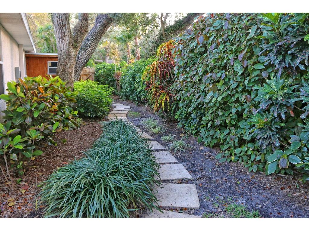 605 Holly Road Vero Beach, FL 32963 - Photo 31 of 36 Gallery Image 31