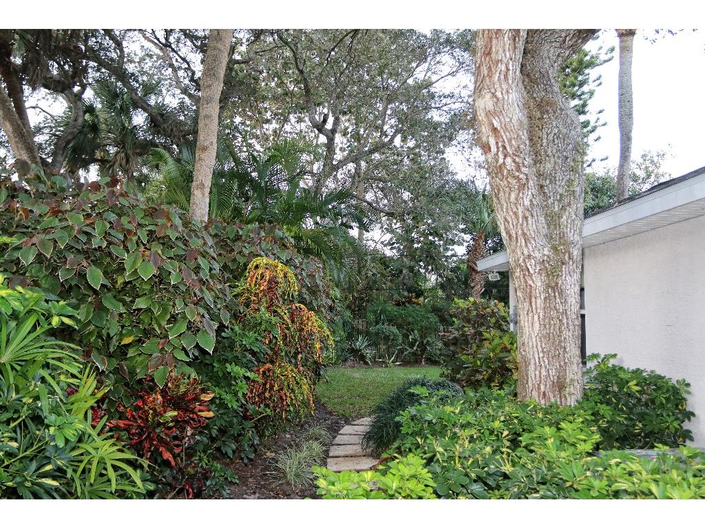 605 Holly Road Vero Beach, FL 32963 - Photo 32 of 36 Gallery Image 32