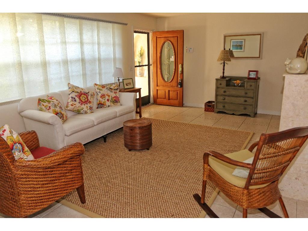 605 Holly Road Vero Beach, FL 32963 - Photo 6 of 36 Gallery Image 6