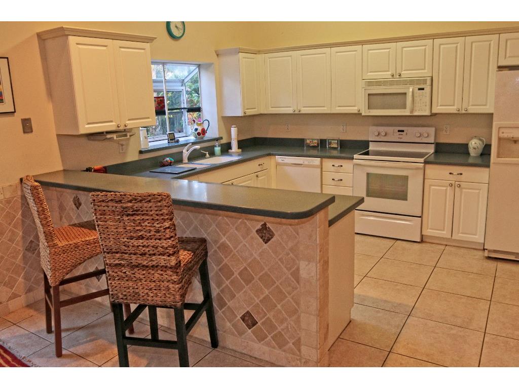 605 Holly Road Vero Beach, FL 32963 - Photo 8 of 36 Gallery Image 8