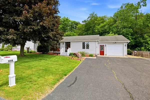 $435,000 | 108 Oak Knoll Circle, Ludlow, MA 01056