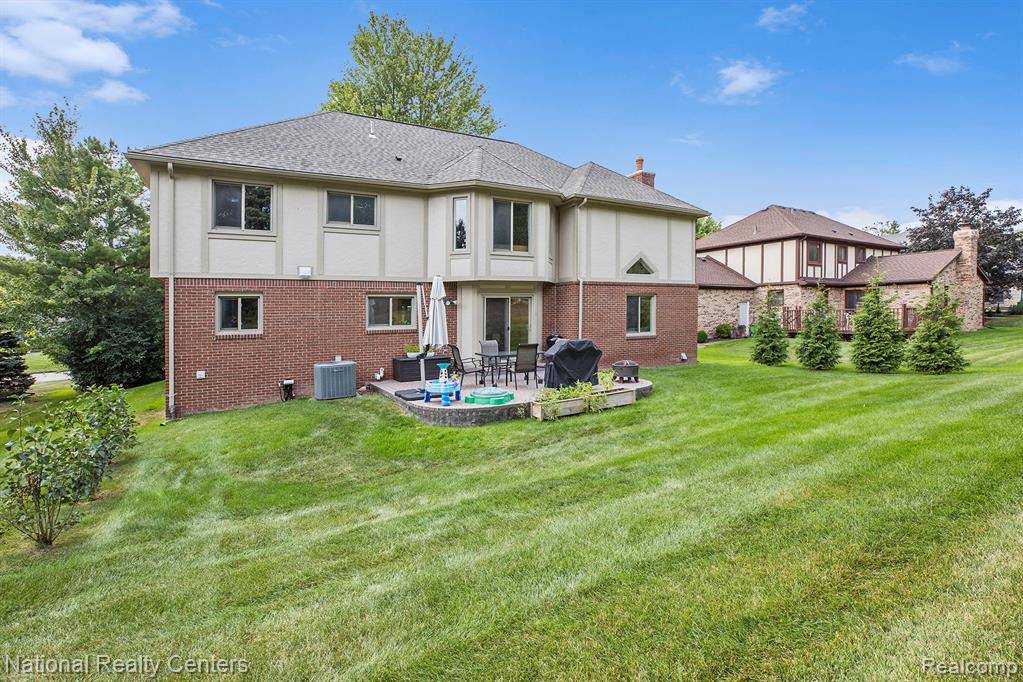 2076 Reagan Drive Rochester Hills, MI 48309 - Photo 26 of 31