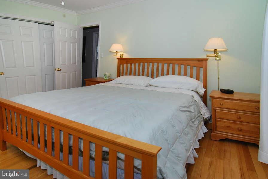 7520 Inzer Street Springfield, VA 22151 - Photo 14 of 28 Bedroom (Master)