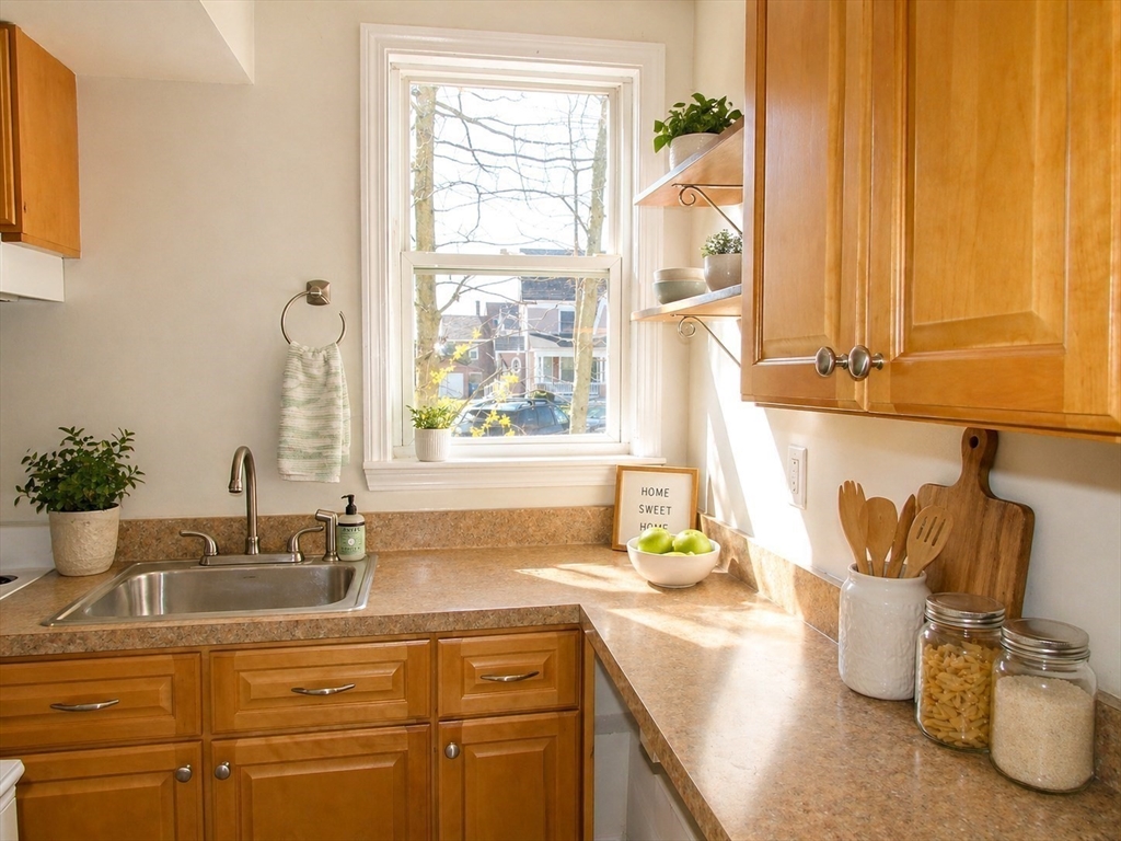 5 Abbott Street, Unit 2 Wellesley, MA 02482 - Photo 5 of 9