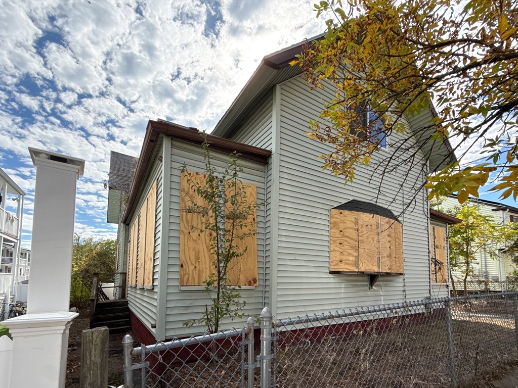 12 Howard Street Lynn, MA 01902 - Photo 2 of 20