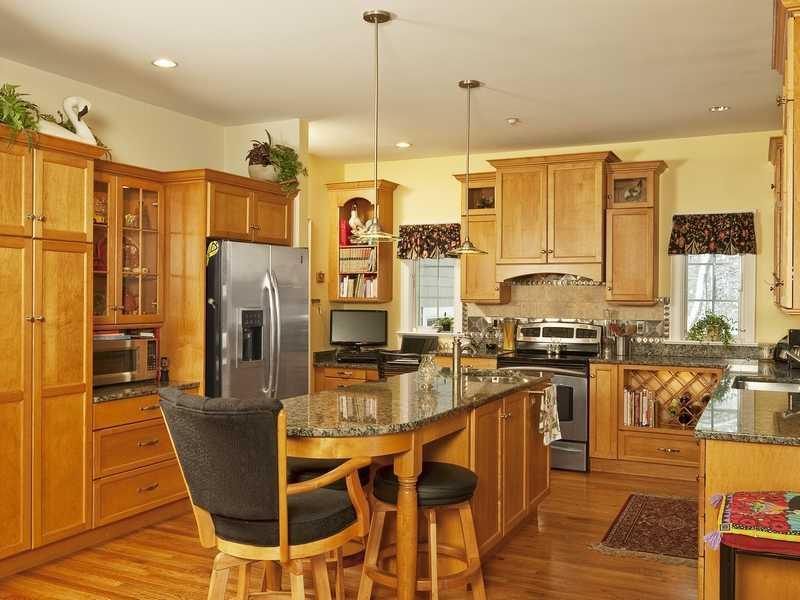100 Shepard's Cove Road, Unit K2 Kittery, ME 03904 - Photo 2 of 24 Kitchen. Stunning kitchen with...