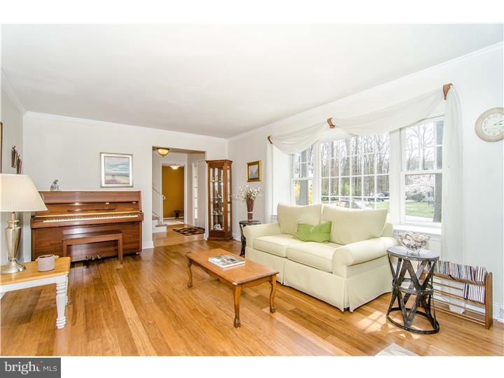 713 Brainerd Road Exton, PA 19341 - Photo 5 of 25 Living Room