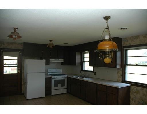 14 Martha Lane Lawrence, MA 01843 - Photo 4 of 20