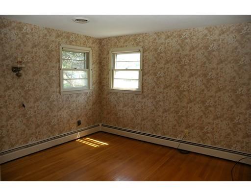 14 Martha Lane Lawrence, MA 01843 - Photo 9 of 20