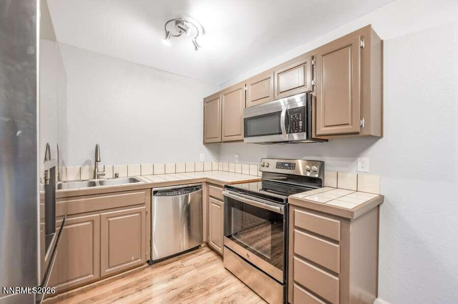 2911 Tierra Verde East Reno, NV 89512 - Photo 6 of 29 Kuzmanich.6