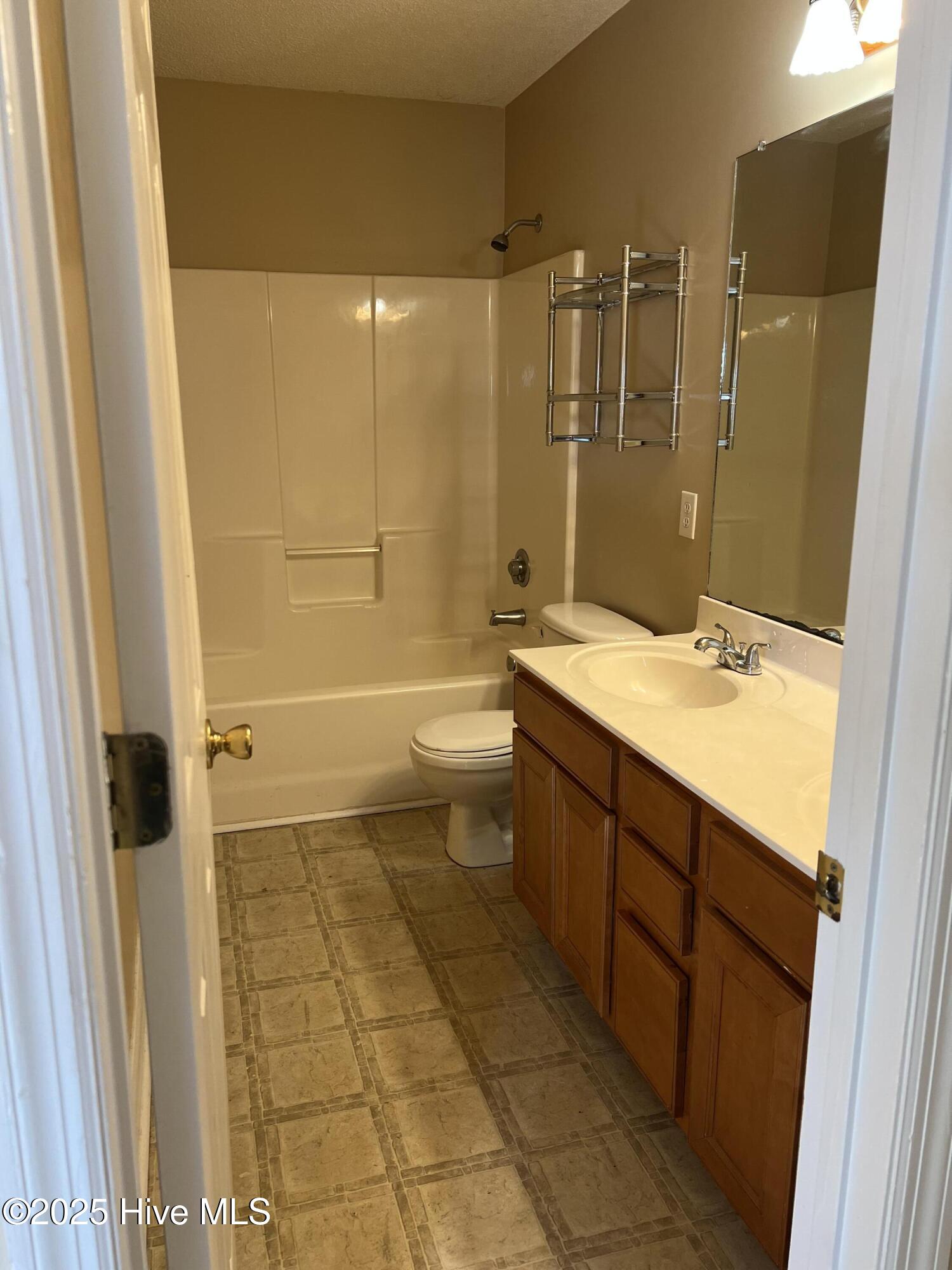 135 Annie Road Richlands, NC 28574 - Photo 15 of 21 135 Annie Bath 1