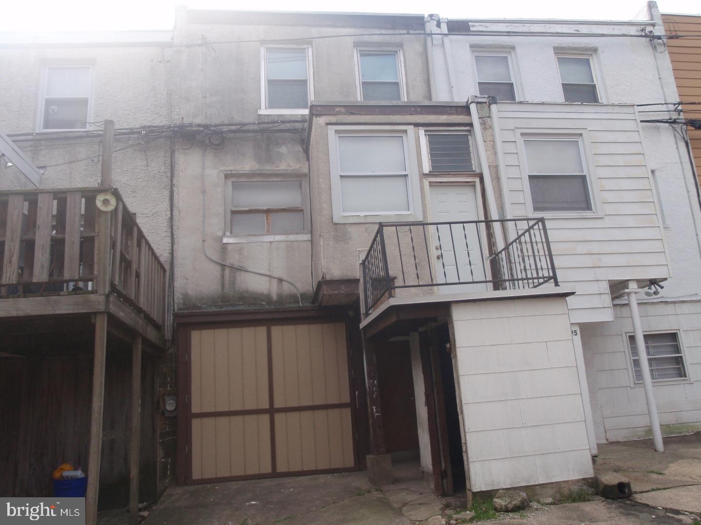 6995 B Guilford Road Upper Darby, PA 19082 - Photo 20 of 23 Exterior Back