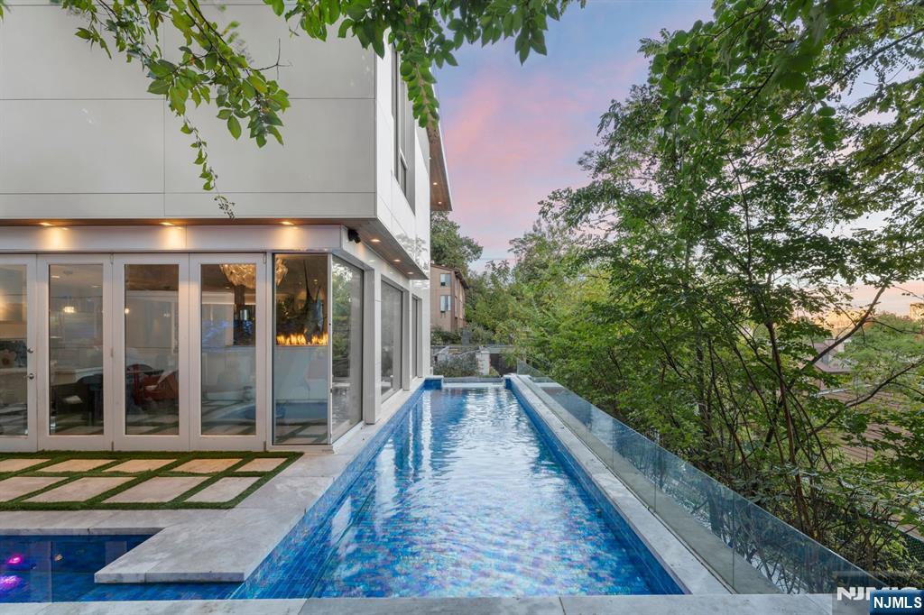 31 A Casta Lane Edgewater, NJ 07020 - Photo 18 of 21 a view of balcony with couch