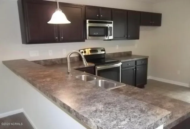 $1,345 | 104 Meadow Way, Havelock, NC 28532