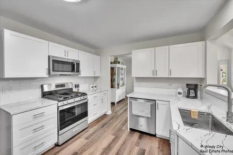 $275,000 | 2054 Peach Tree Lane, Algonquin, IL 60102