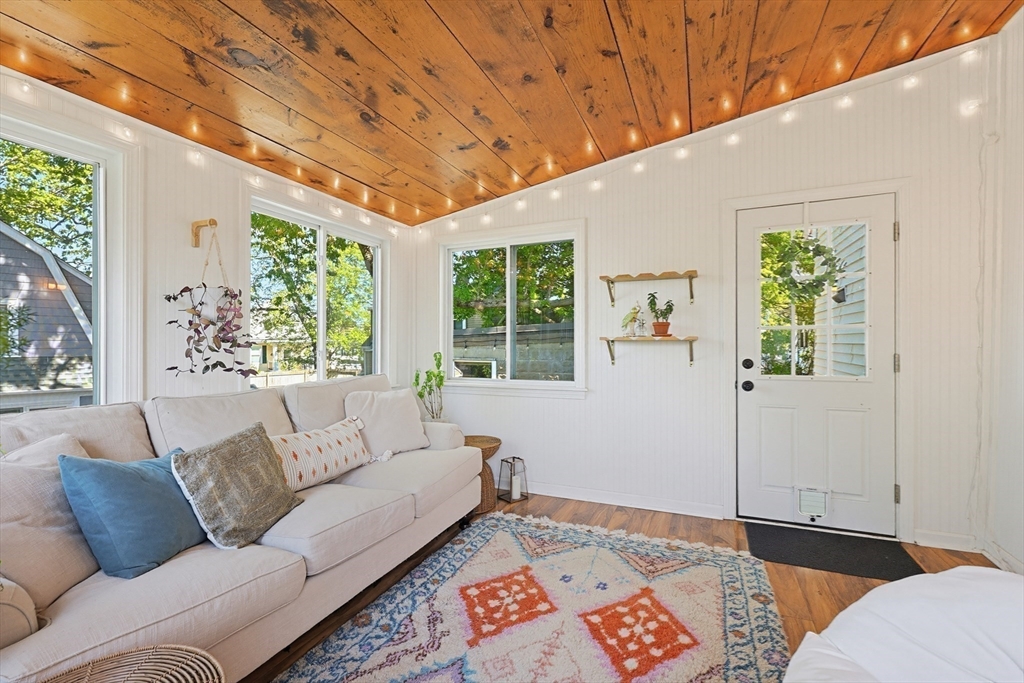 9 Commonwealth Avenue Dedham, MA 02026 - Photo 18 of 37