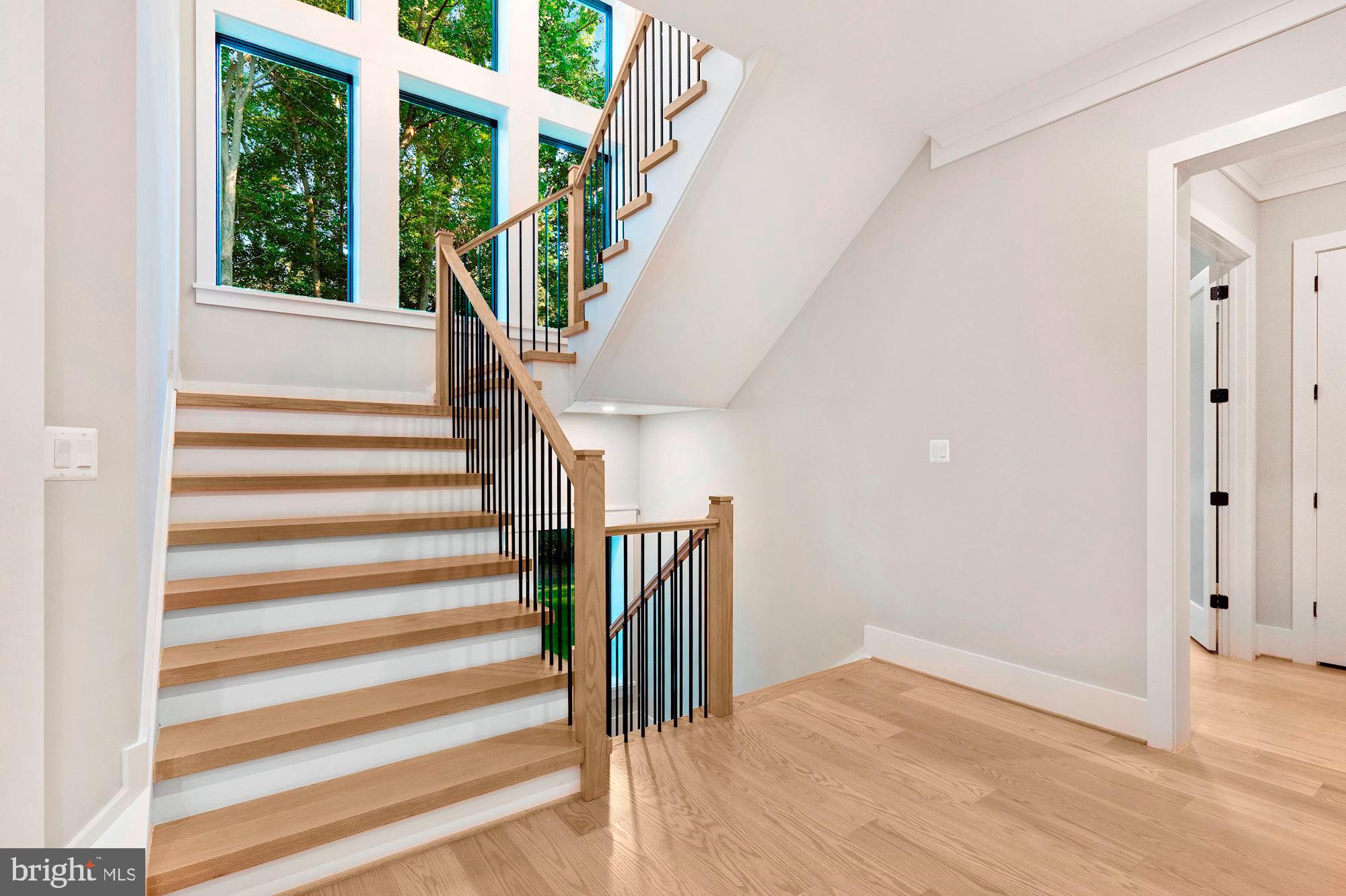 925 Saigon Road McLean, VA 22102 - Photo 20 of 50 Spectacular Window-Walled Staircase