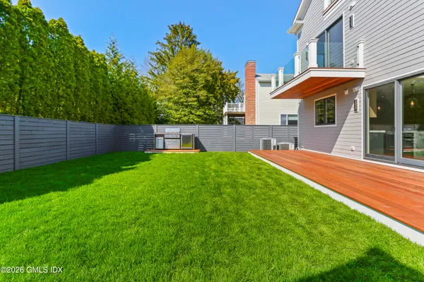 $5,695,000 | 155 East Elm Street, Greenwich, CT 06830