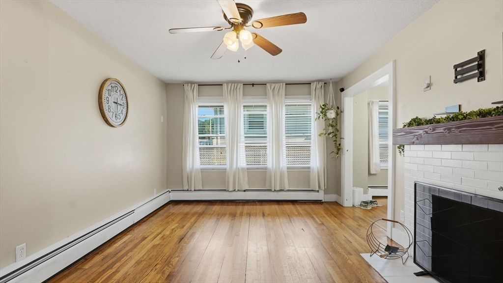87 Lakevilla Avenue Springfield, MA 01109 - Photo 9 of 39