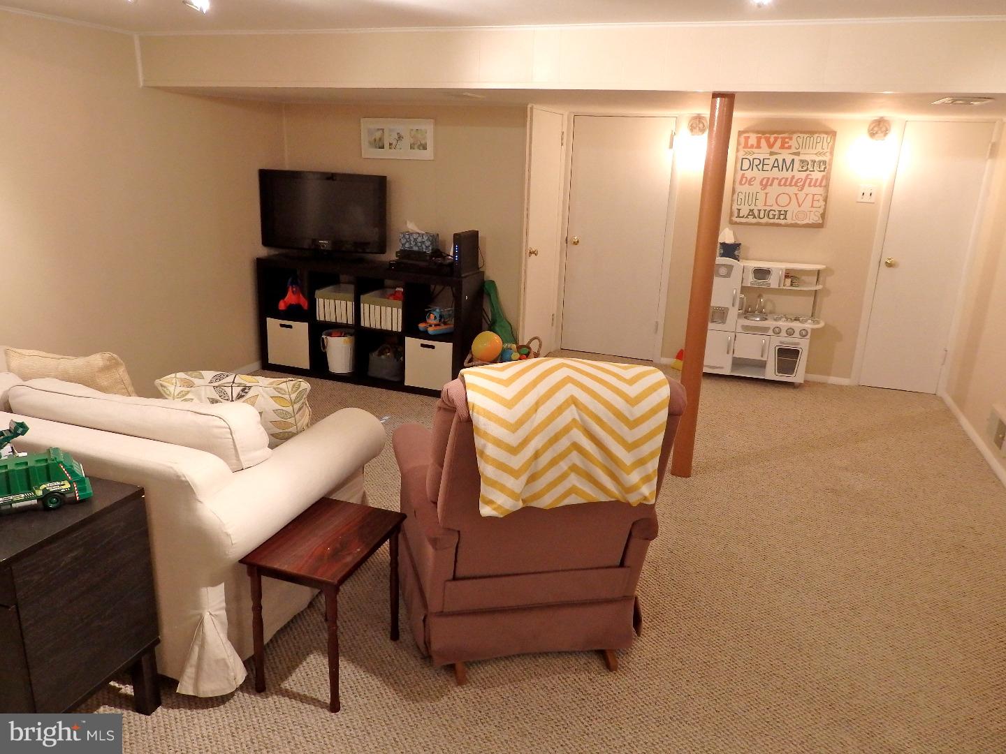 437 Lawrence Road Havertown, PA 19083 - Photo 17 of 23 Family Room