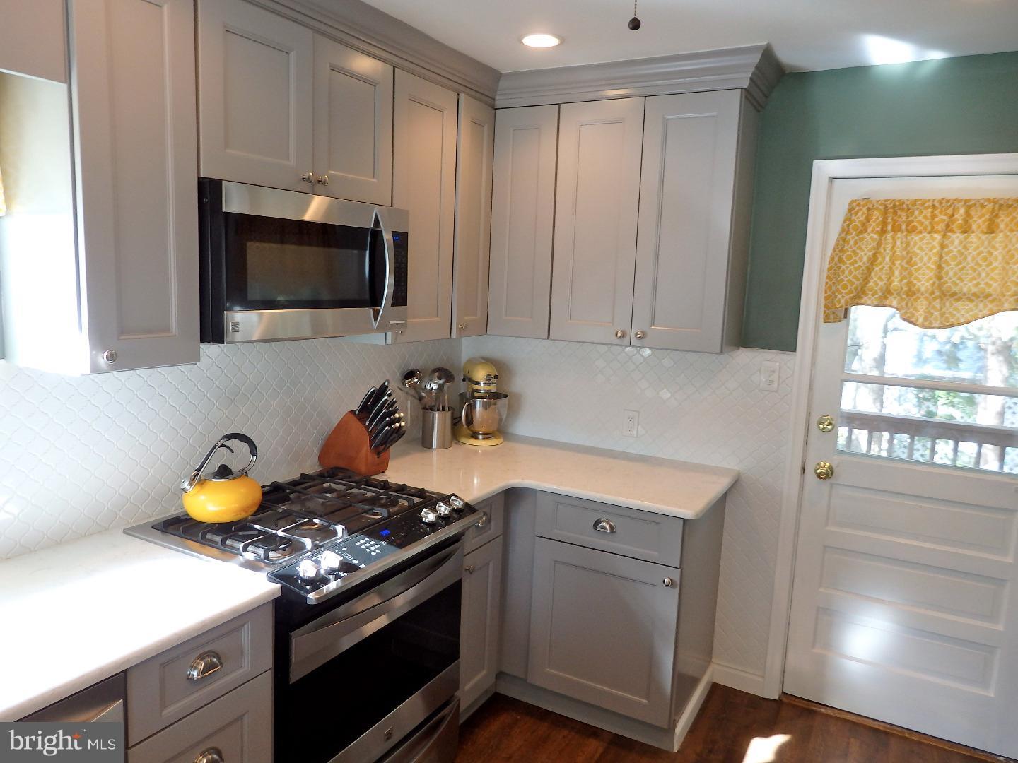 437 Lawrence Road Havertown, PA 19083 - Photo 6 of 23 Kitchen