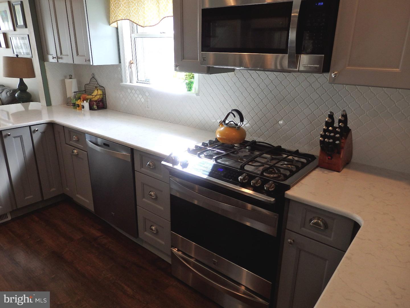 437 Lawrence Road Havertown, PA 19083 - Photo 7 of 23 Kitchen