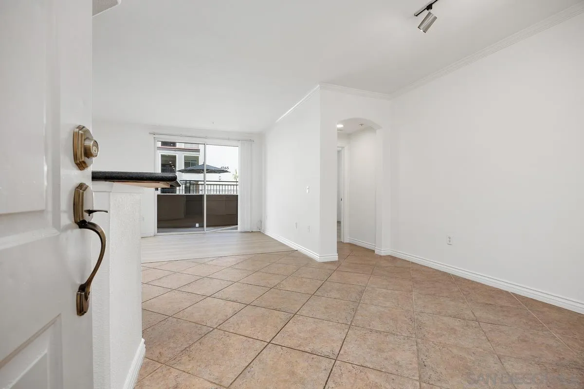9263 Regents Road, Unit B108 La Jolla, CA 92037 - Photo 3 of 48