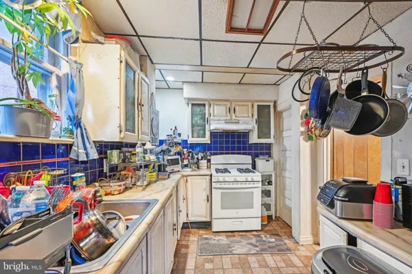 $279,900 | 115 Evergreen Avenue, Woodlynne, NJ 08107