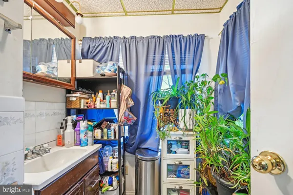 $279,900 | 115 Evergreen Avenue, Woodlynne, NJ 08107