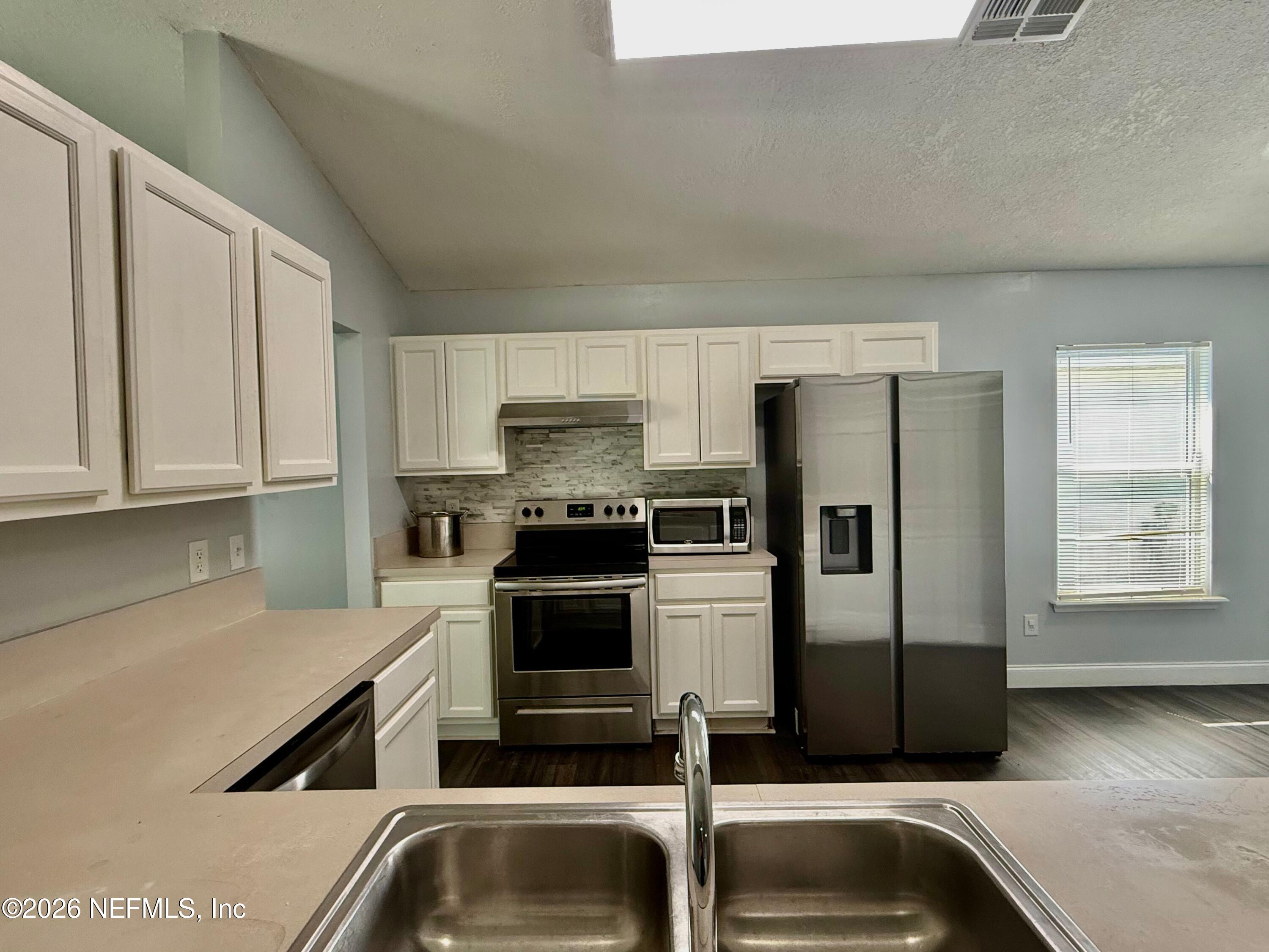 6841 Ridgeview Avenue Jacksonville, FL 32244 - Photo 8 of 26 IMG_3598