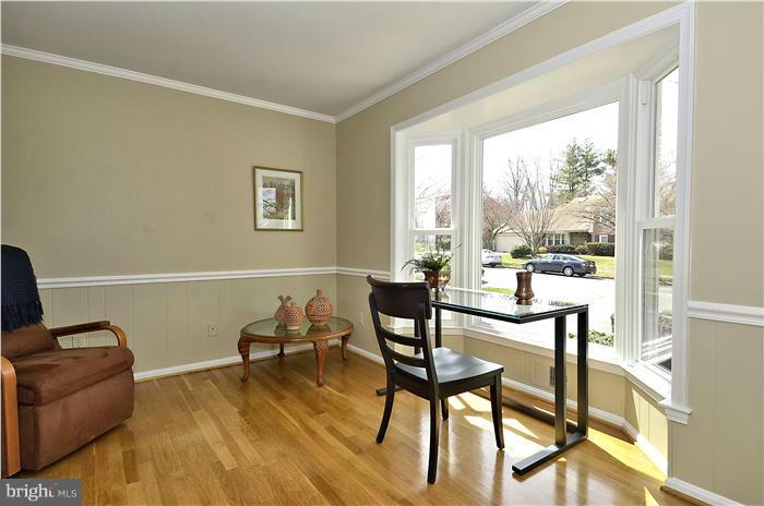 35 Treworthy Road North Potomac, MD 20878 - Photo 12 of 23 Home Office/Den w/Bay Window