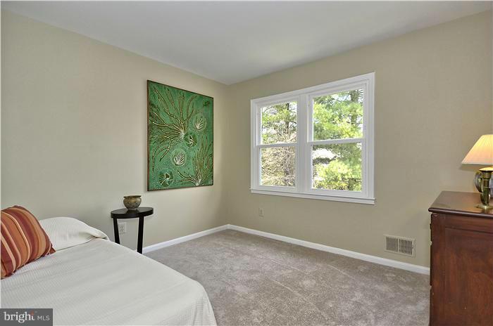 35 Treworthy Road North Potomac, MD 20878 - Photo 18 of 23 Bedroom