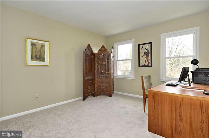 35 Treworthy Road North Potomac, MD 20878 - Photo 20 of 23 Bedroom